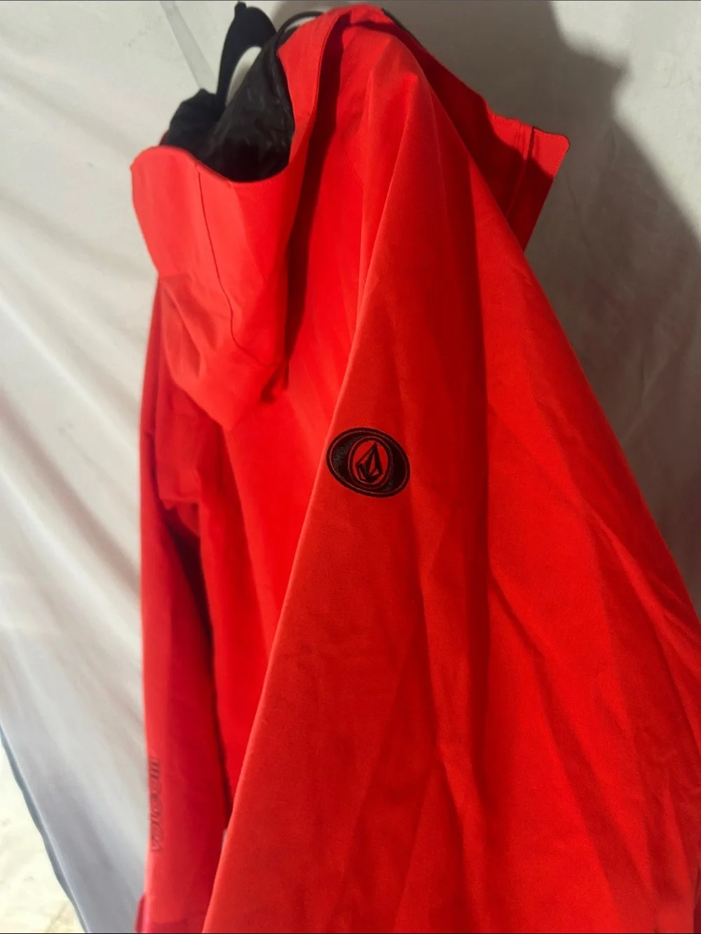 Volcom Red and Black Insulated Ski Snowboard Jacket